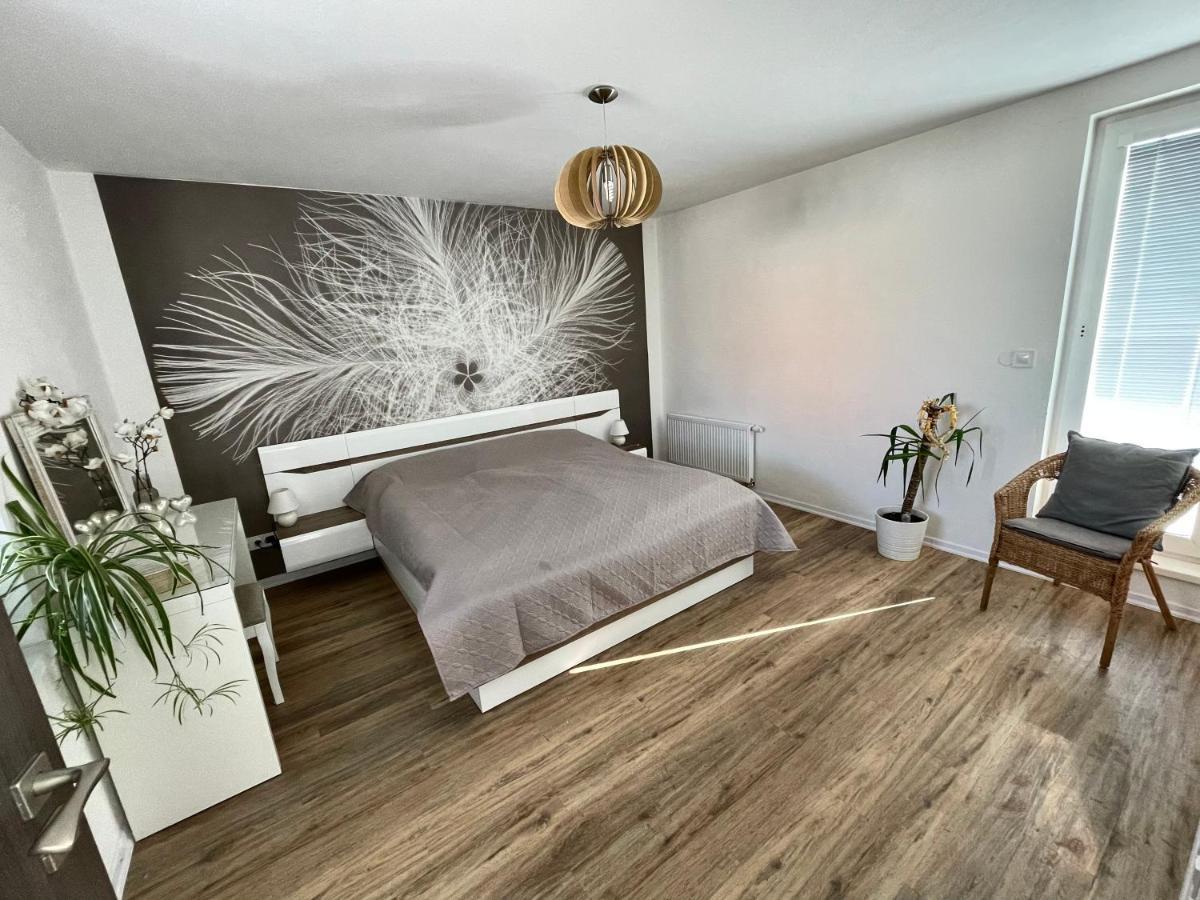 Apartman Az Pro 8 Osob Humpolec Exterior foto